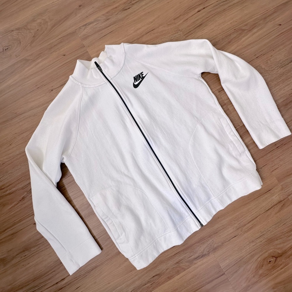 NIKE Women sport zipper Jacket- White L